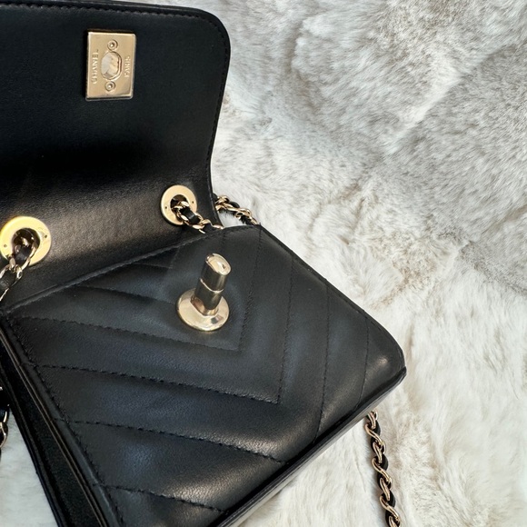 Chanel Black Chevron Mini Bag - Picture 7 of 15